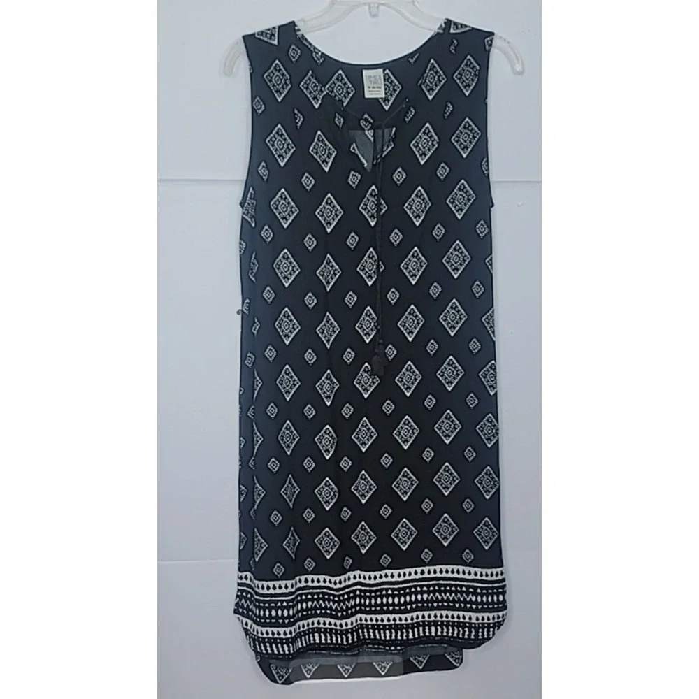 High-Low Hem Sleeveless Shift Dress M Black Geometric Tassel V-Neck Boho Office